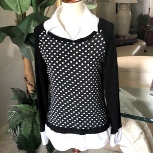 SZ M INC INTERNATIONAL CONCEPTS TOP BLACK WHITE DOTS ON FRONT LONG SLEEVE COLLAR